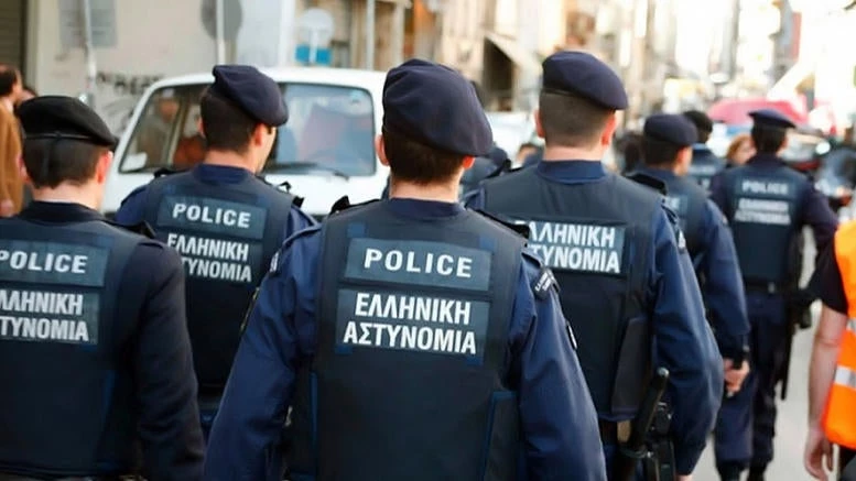 Μπαράζ περιστατικών βίας κατά αστυνομικών μέσα σε ένα μήνα χωρίς καμία αντίδραση